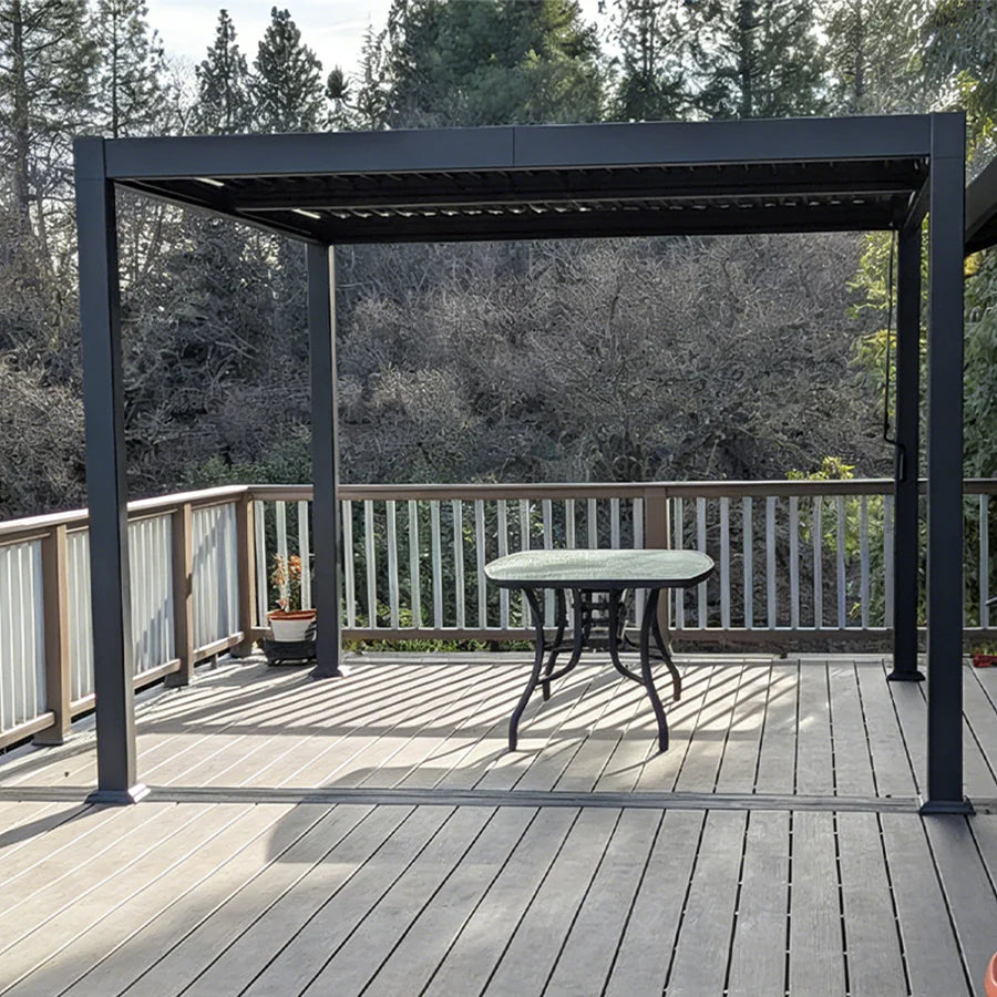 Vantira™ Adjustable Aluminum Louvered Pergola
