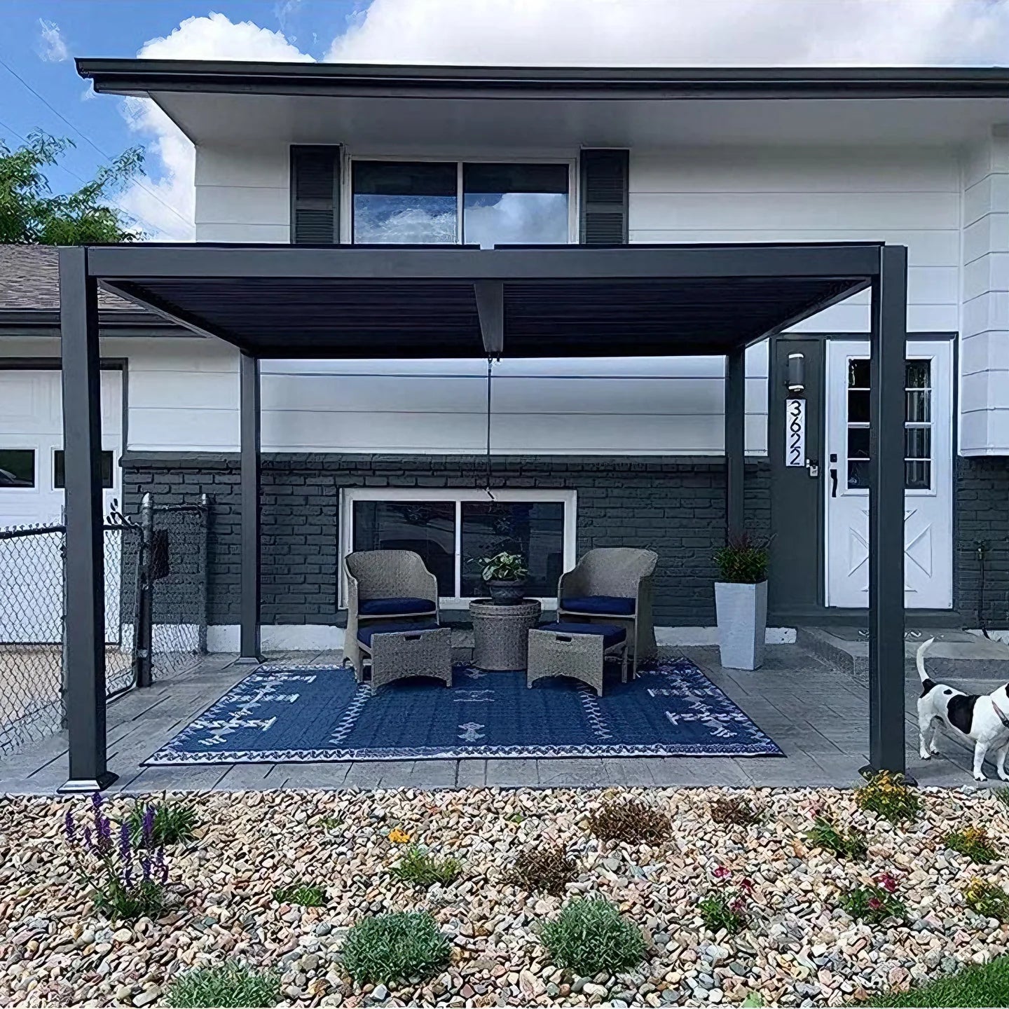 Vantira™ Adjustable Aluminum Louvered Pergola